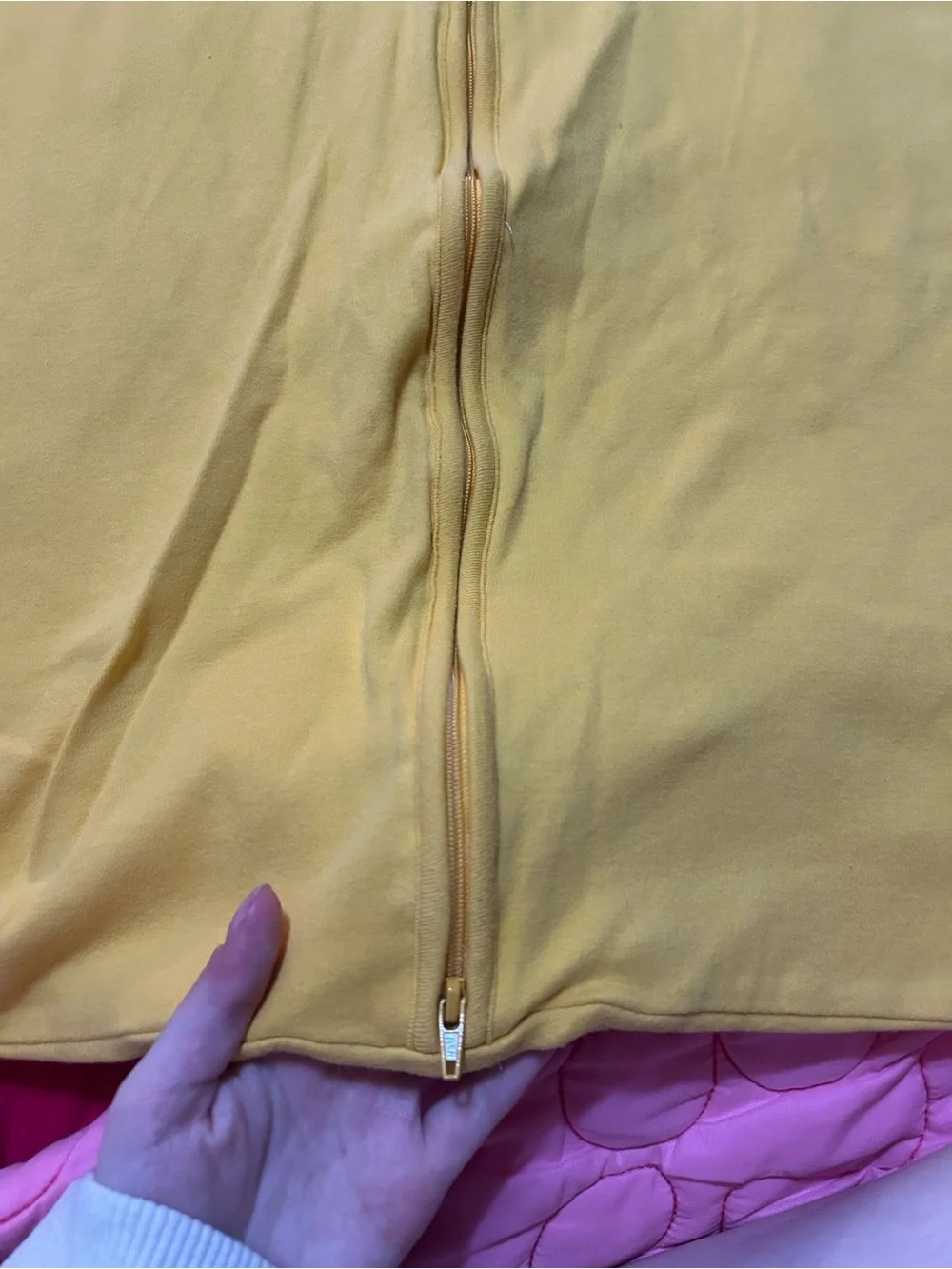 N/A soft yellow